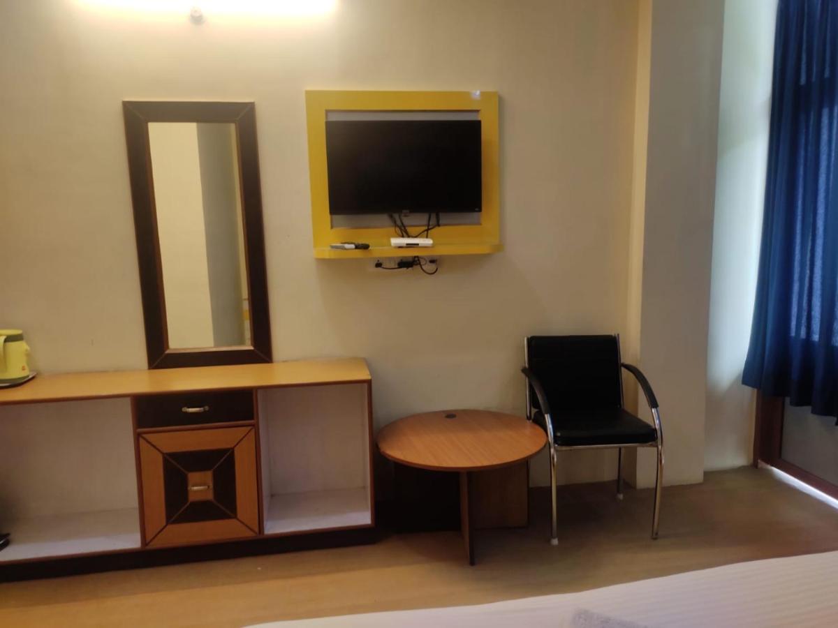 Hotel Amandeep Дхарамсала Екстериор снимка