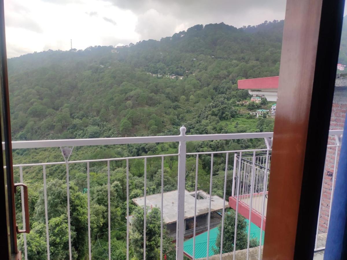 Hotel Amandeep Дхарамсала Екстериор снимка