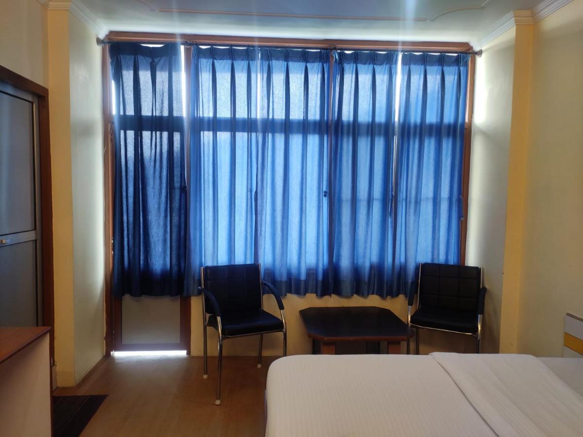 Hotel Amandeep Дхарамсала Екстериор снимка