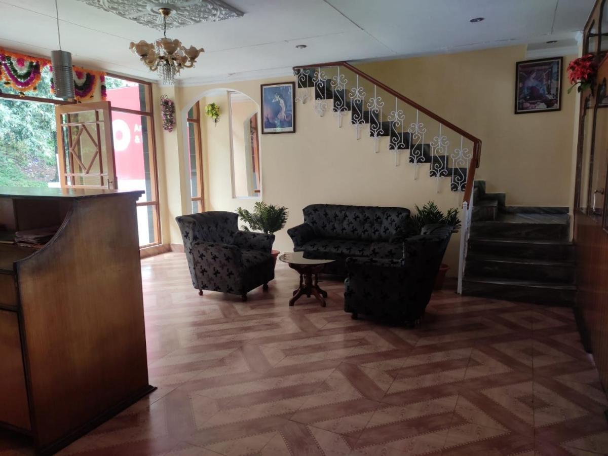 Hotel Amandeep Дхарамсала Екстериор снимка